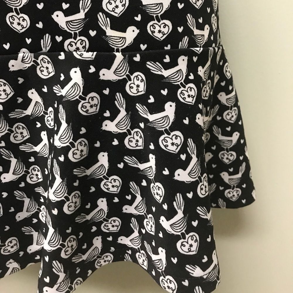 ⚫️⚪️⚫️BETHANY MOTA SKIRT ⚫️⚪️⚫️ - Picture 2 of 2